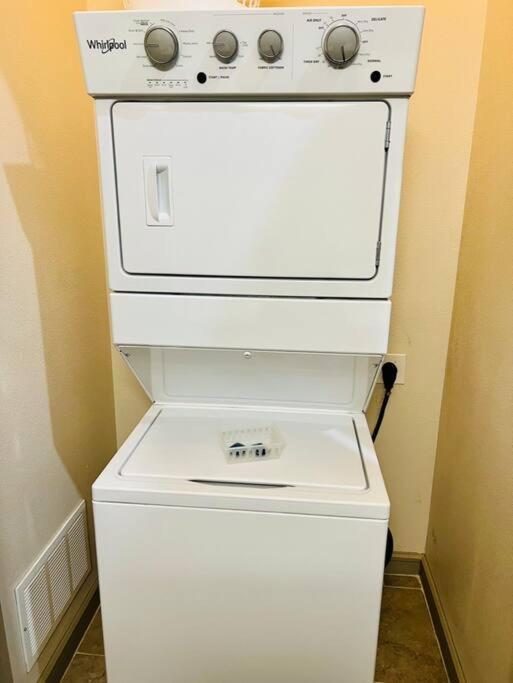 Apto 1 Bed - Kitchen - Free Parking Daire Houston Dış mekan fotoğraf
